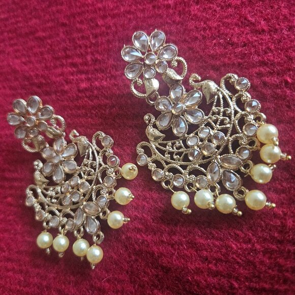 Gold ear rings with white stones and pearls kundan formal bridal - Picture 1 of 3
